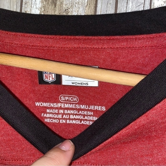 NWT NFL Atlanta Falcons Red Logo Tee Women’s Small - Picture 5 of 6